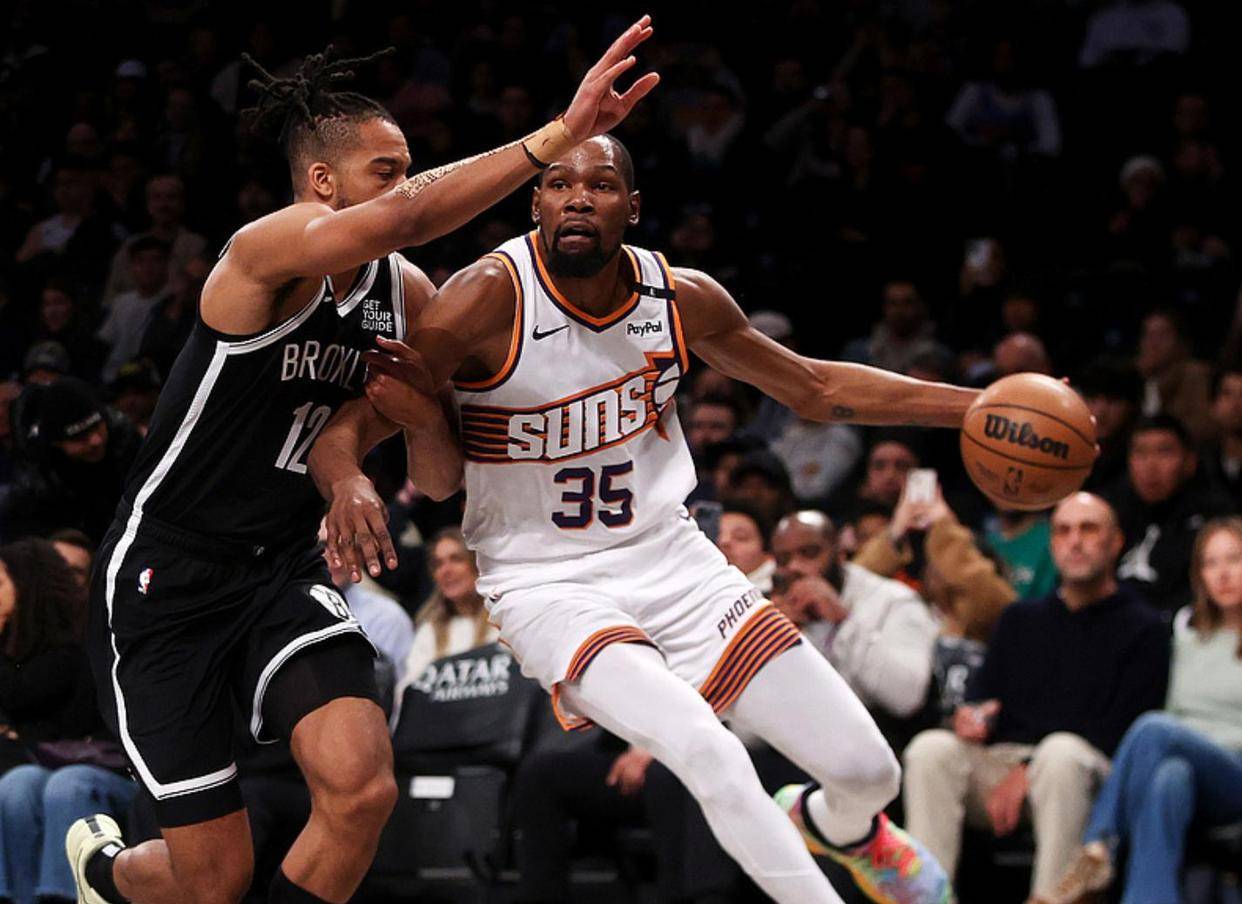 关于杜兰特在巴塞罗那比赛中最后时刻胜出，险胜引发热议！引发球迷热议的信息