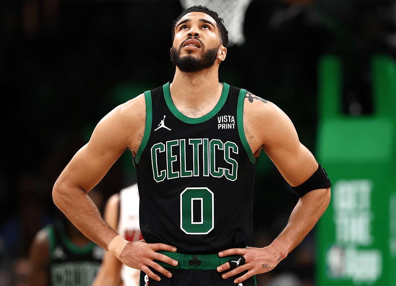 包含窗口期布莱顿调整名单以备NBA常规赛，防线松动环节打磨，压力陡增，赛程密集仍需轮换的词条