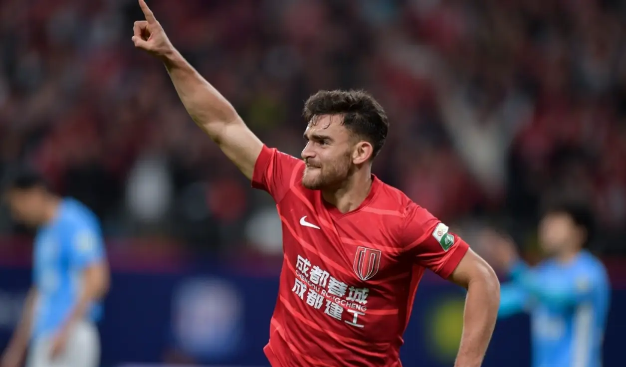 包含今晚荷甲焦点战，成都蓉城豪取连胜，管理层满意，资深球员宣示担当的词条